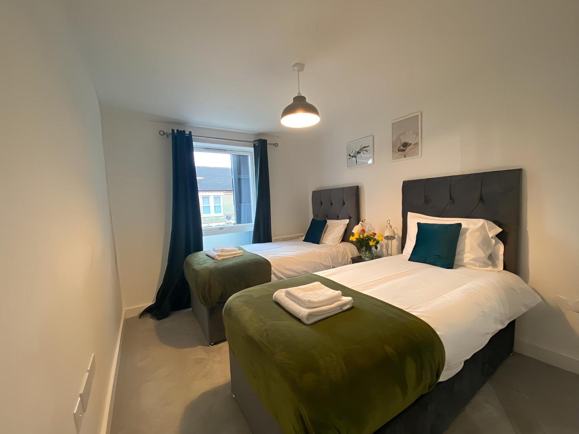 Cambridge Stays Riverside Apart Hotel With 2Br Flats At The City Centre-Parking-Balcony Exterior photo