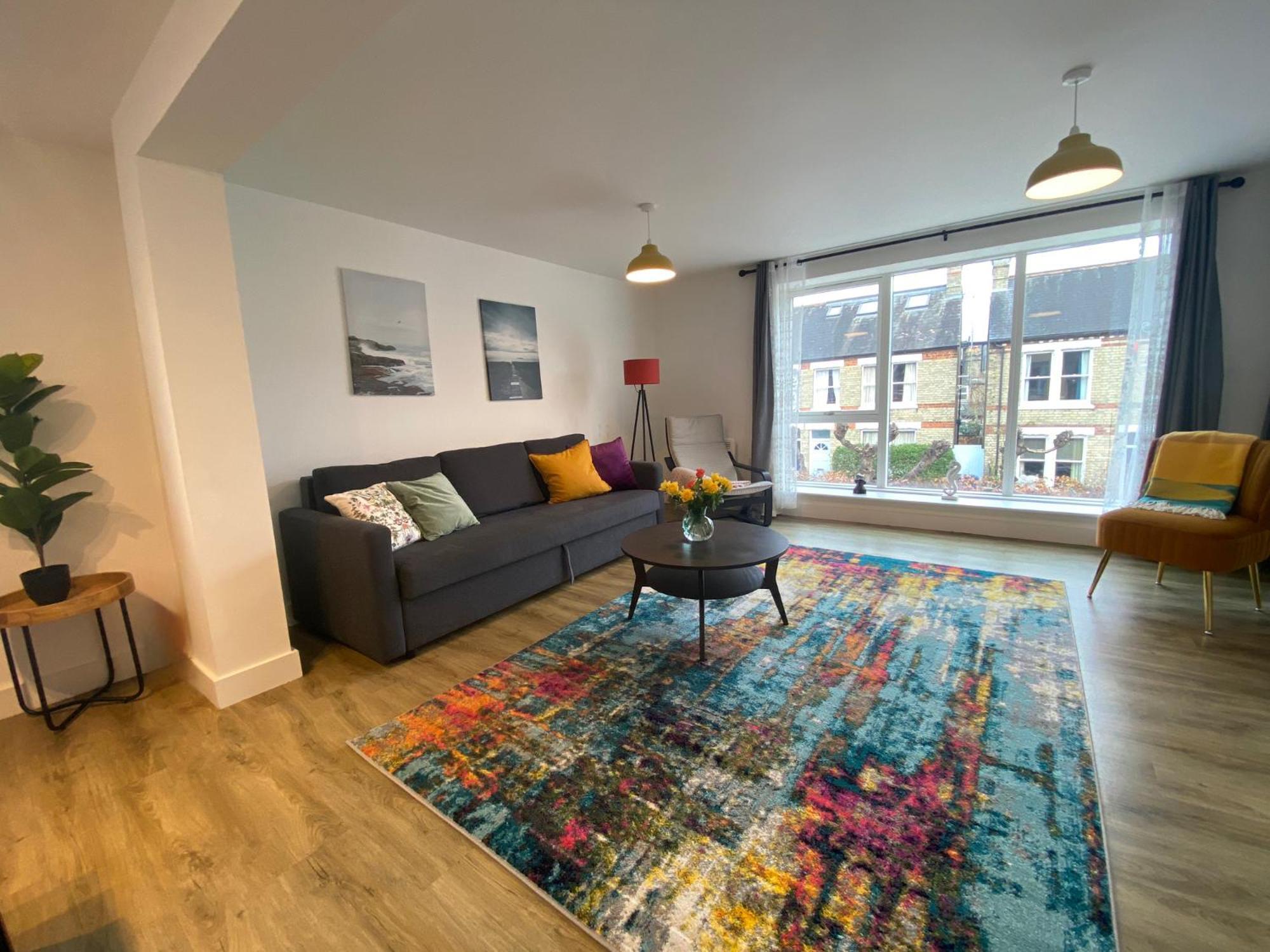 Cambridge Stays Riverside Apart Hotel With 2Br Flats At The City Centre-Parking-Balcony Exterior photo