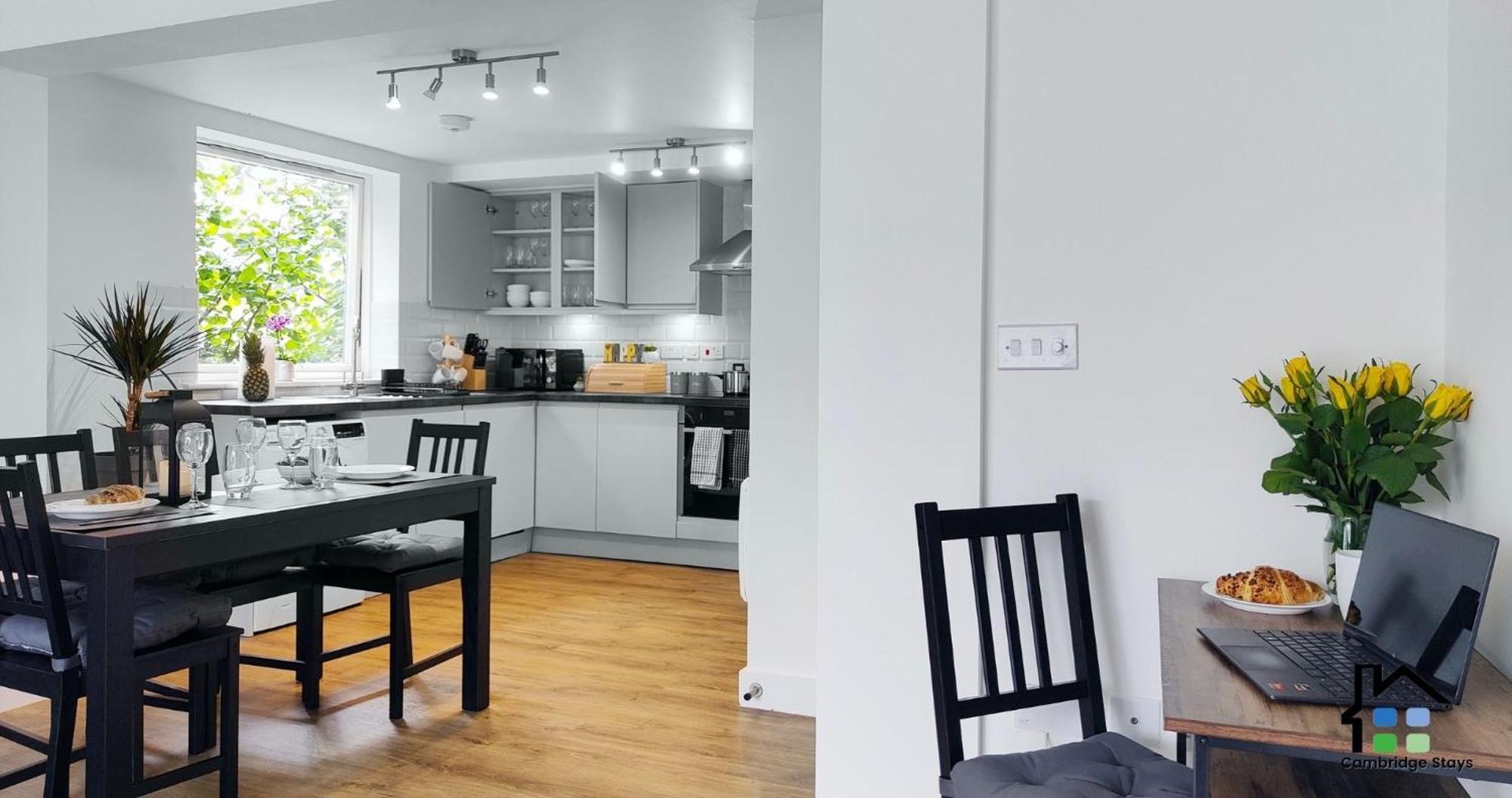 Cambridge Stays Riverside Apart Hotel With 2Br Flats At The City Centre-Parking-Balcony Exterior photo