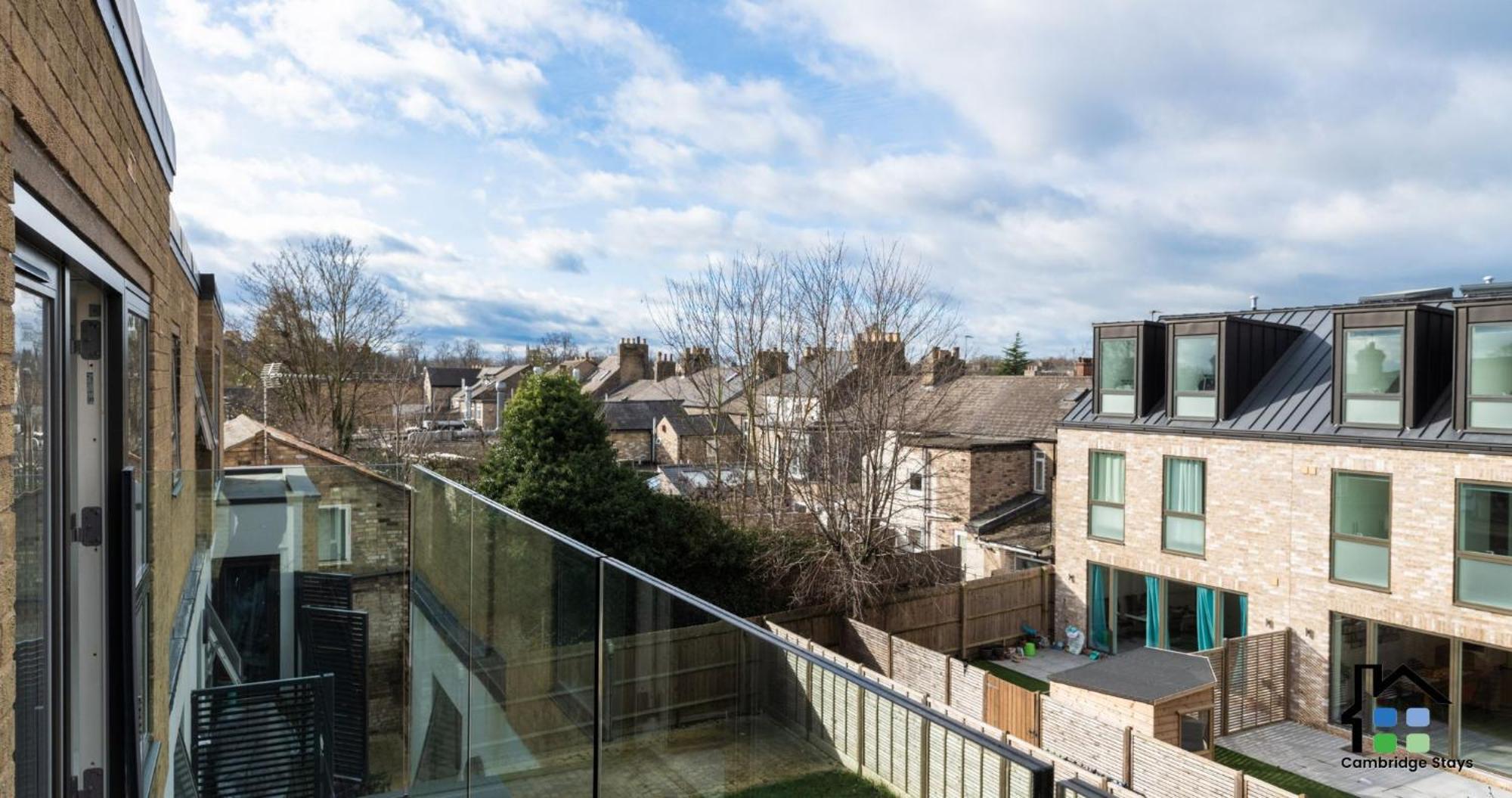 Cambridge Stays Riverside Apart Hotel With 2Br Flats At The City Centre-Parking-Balcony Exterior photo